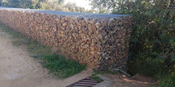 Estructuras geotécnicas Muros de gaviones en el Baix Llobregat